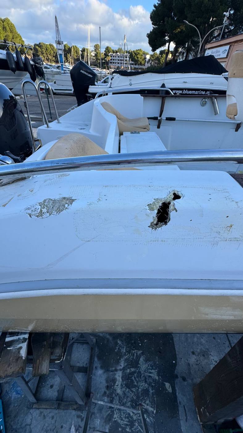 Reparaciones y pintado de casco – foto 1