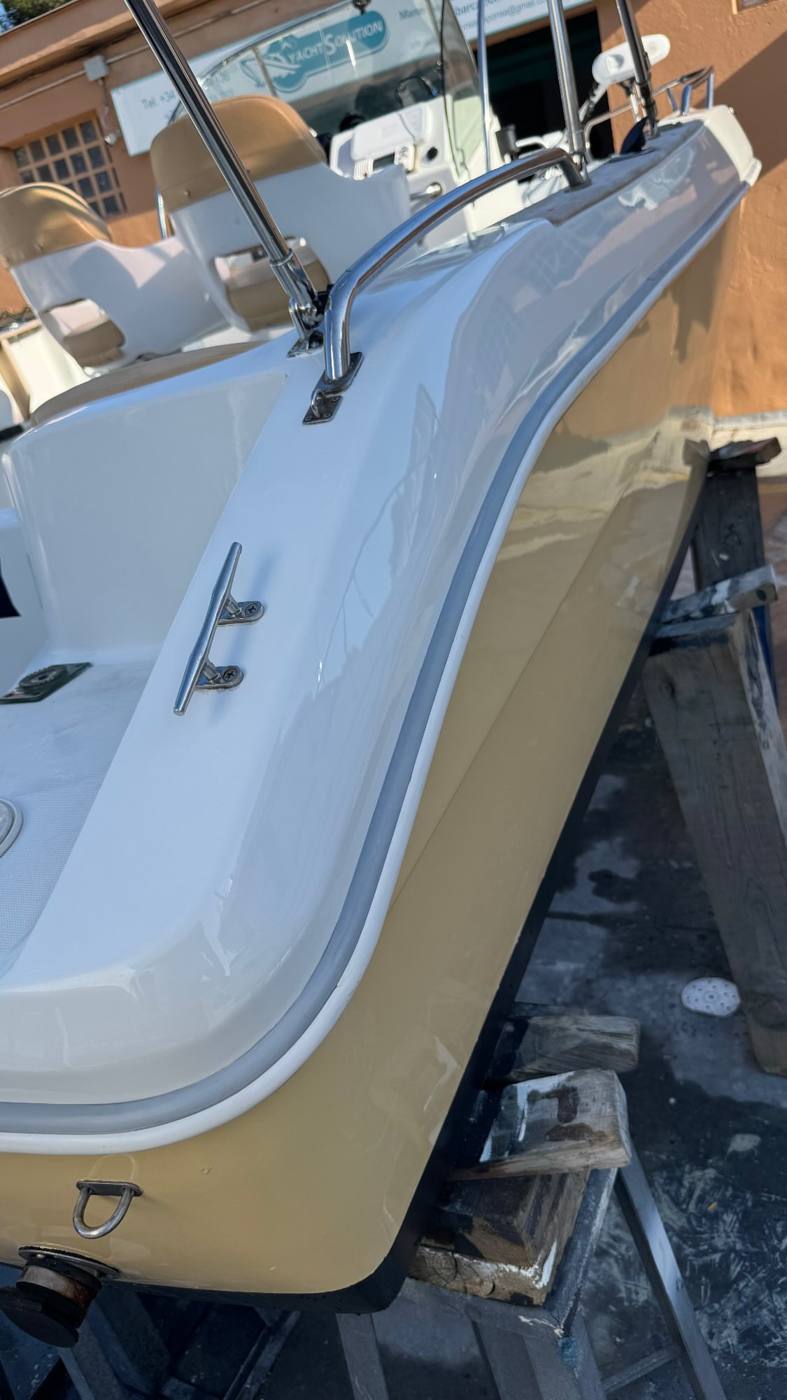 Reparaciones y pintado de casco – foto 6